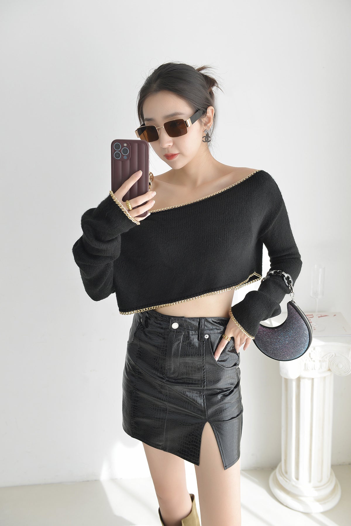 New Style Chain Wrap Long Sleeve Slanted Shoulder Strapless Black Cropped Pullover