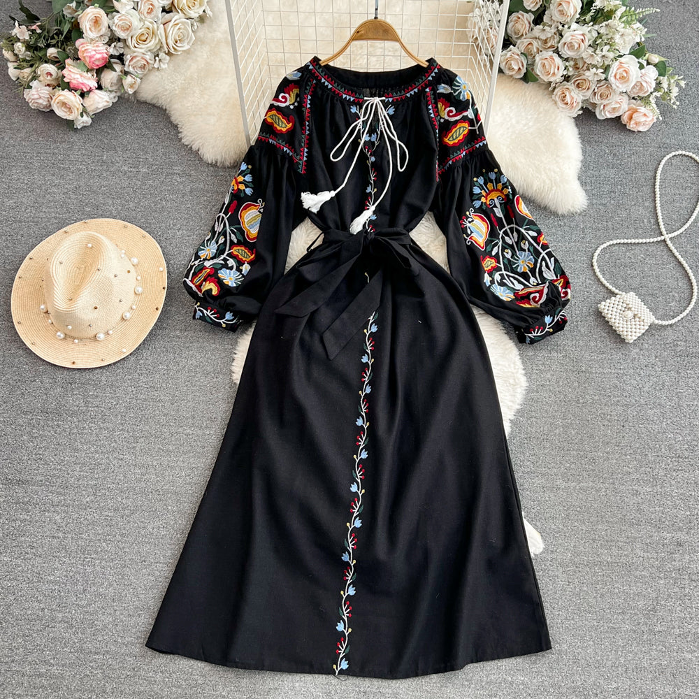 Retro Lantern Long Sleeve Embroidered Round Neck Dress