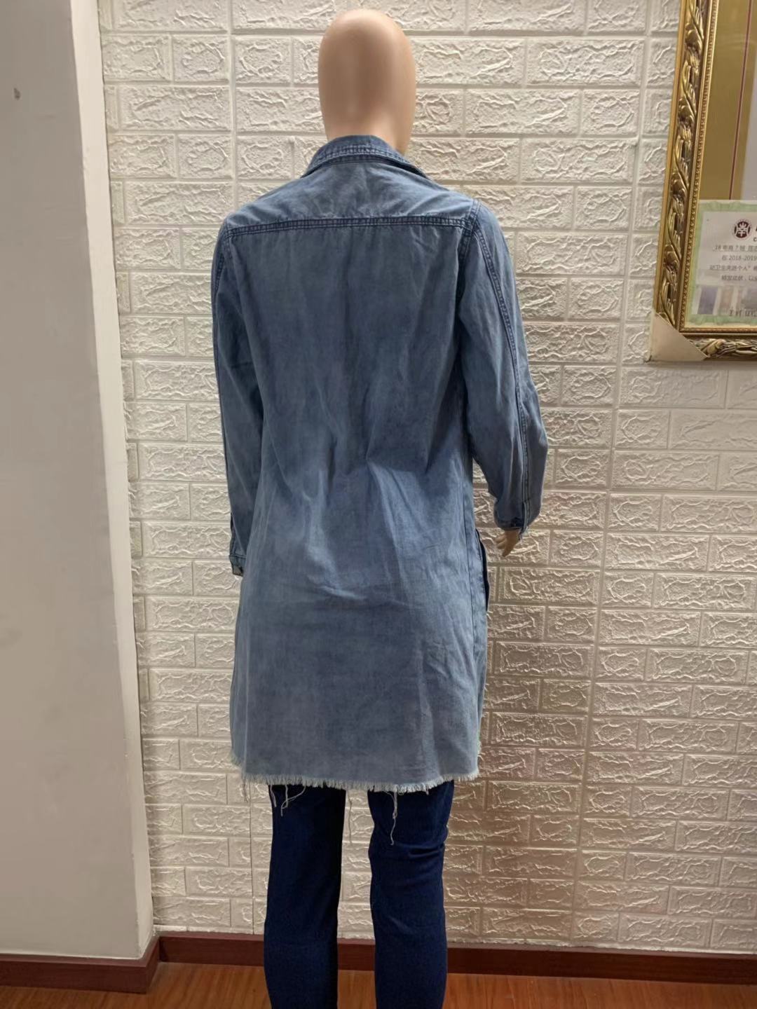 Veste slim déchirée en jean femme