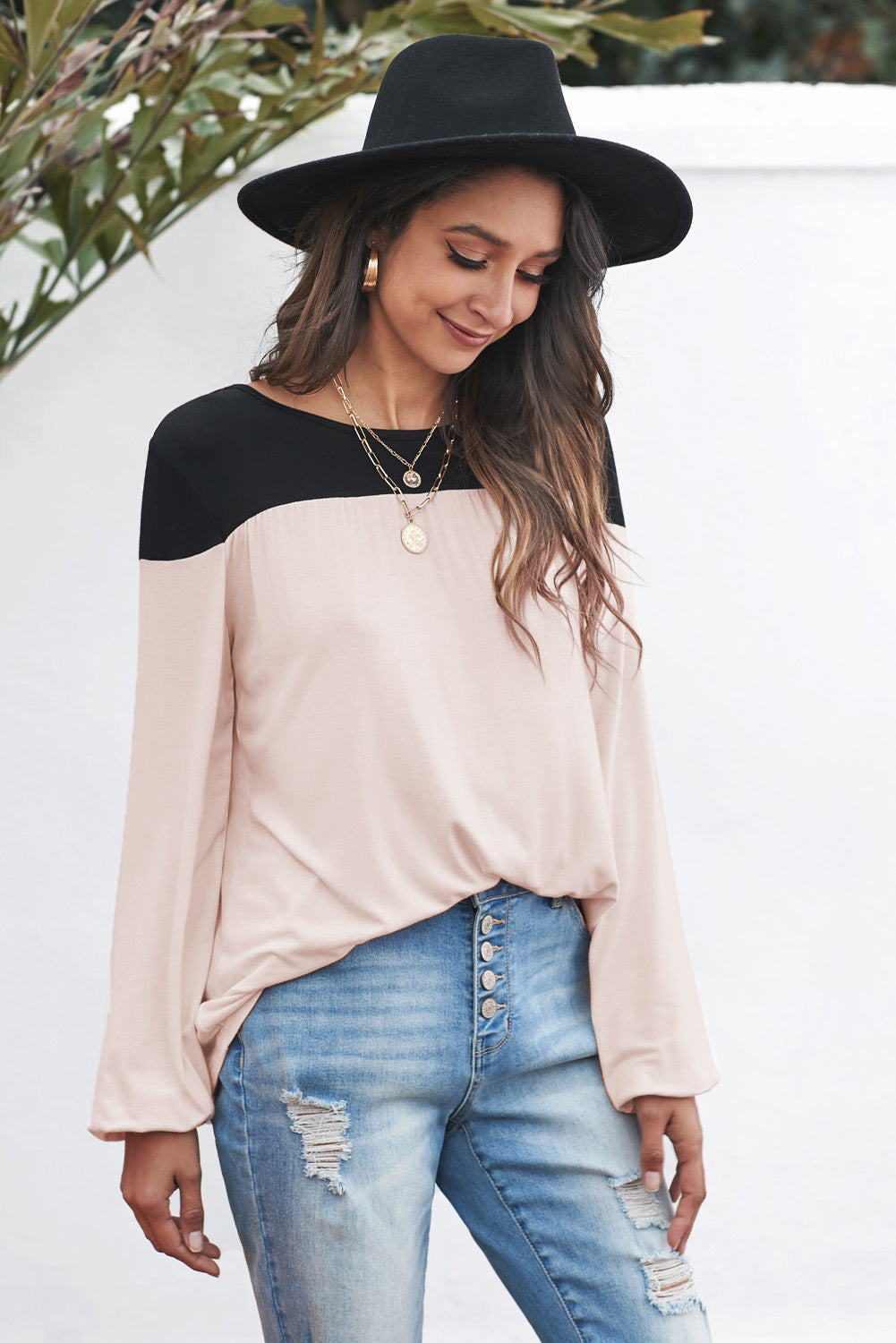 Blusa con mangas globo en contraste