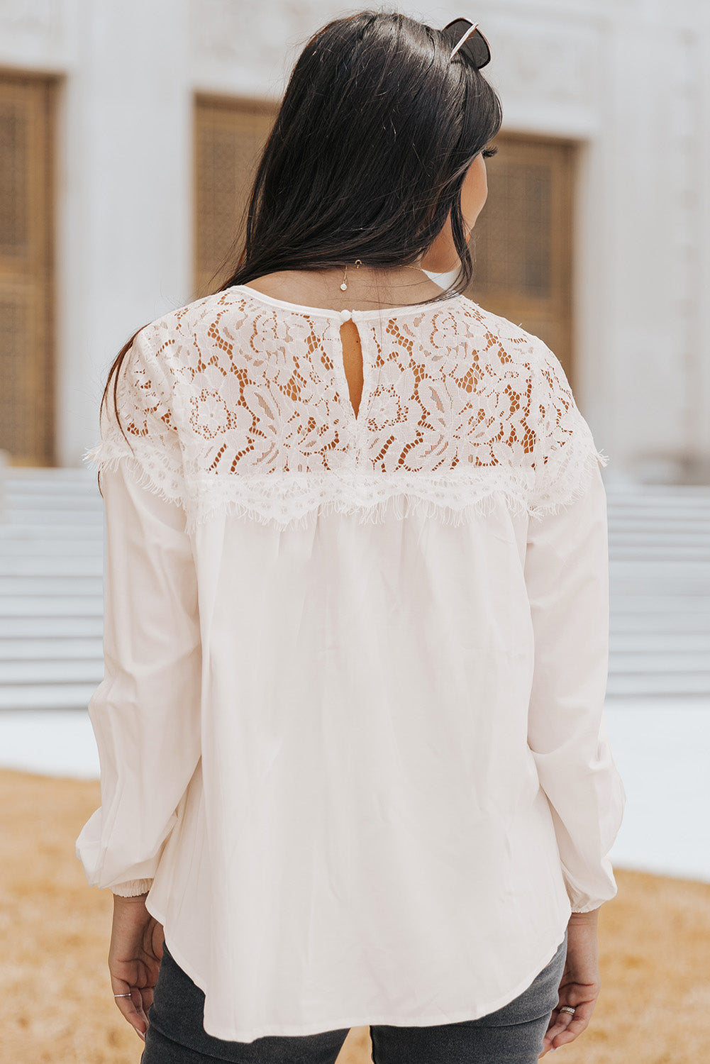 Blouse en dentelle épissé à col rond