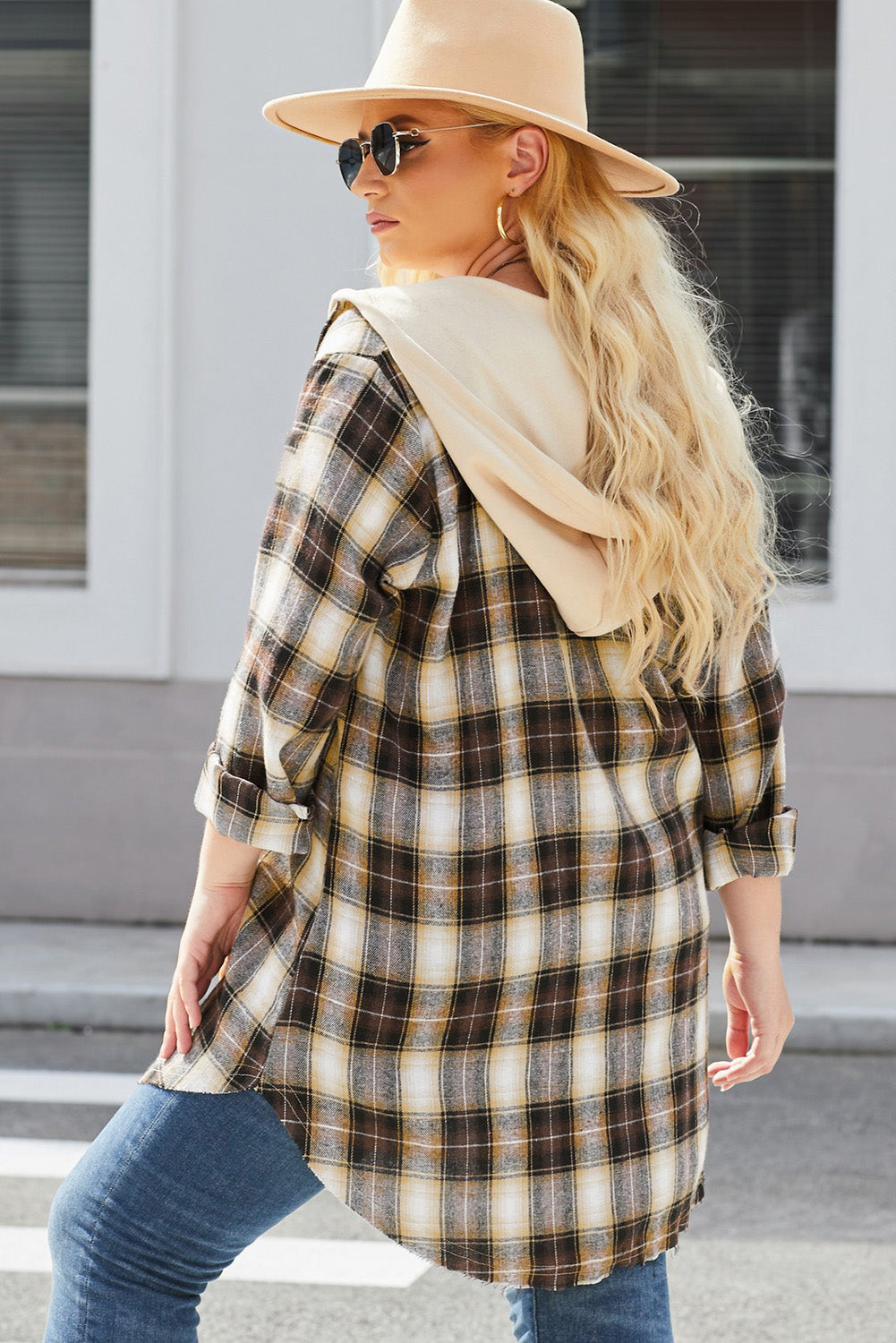 Chemise à Carreaux à Ourlet Incurvé Boutonnée sur le Devant de Grande Taille