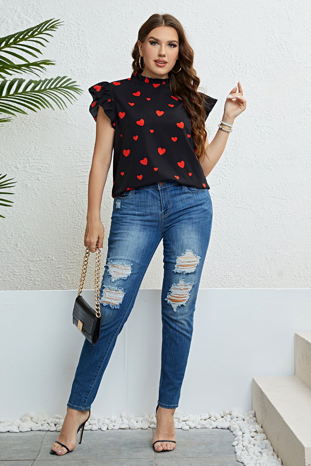 Top con cuello simulado y manga de mariposa con estampado de corazones de talla grande