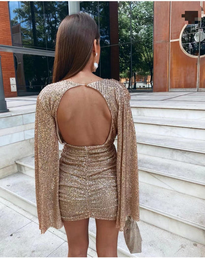 Vestido ajustado a la cadera con cintura ajustada y cuello en V de manga larga