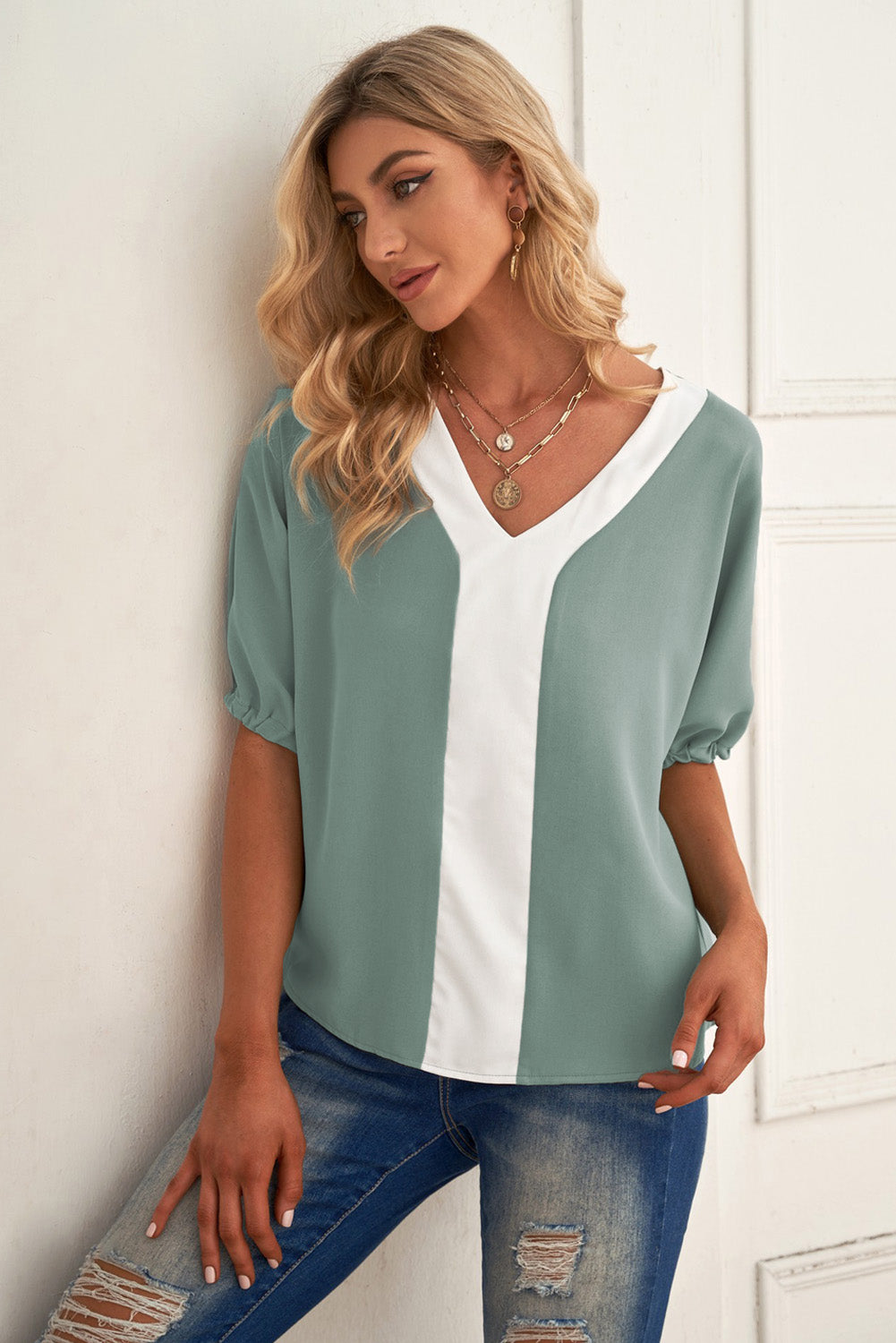 Blouse contrastée à col en V et poignets à cordon