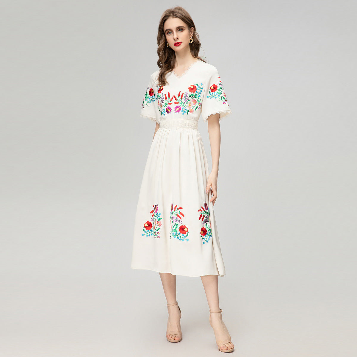 Positioning Embroidery Flower Short Sleeve Dress