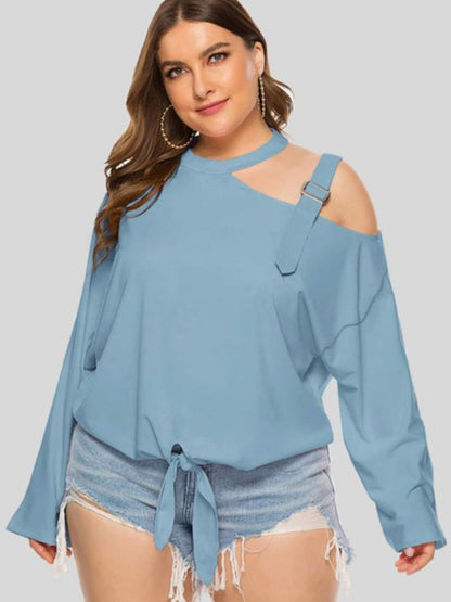 Top anudado con hombros descubiertos y talla grande