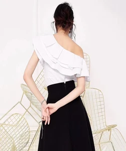 Off-the-shoulder diagonal collar ruffle shirt