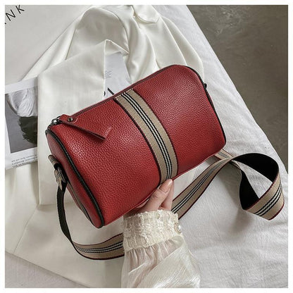 Retro Large-capacity Simple Cowhide One-shoulder Messenger Casual Bag