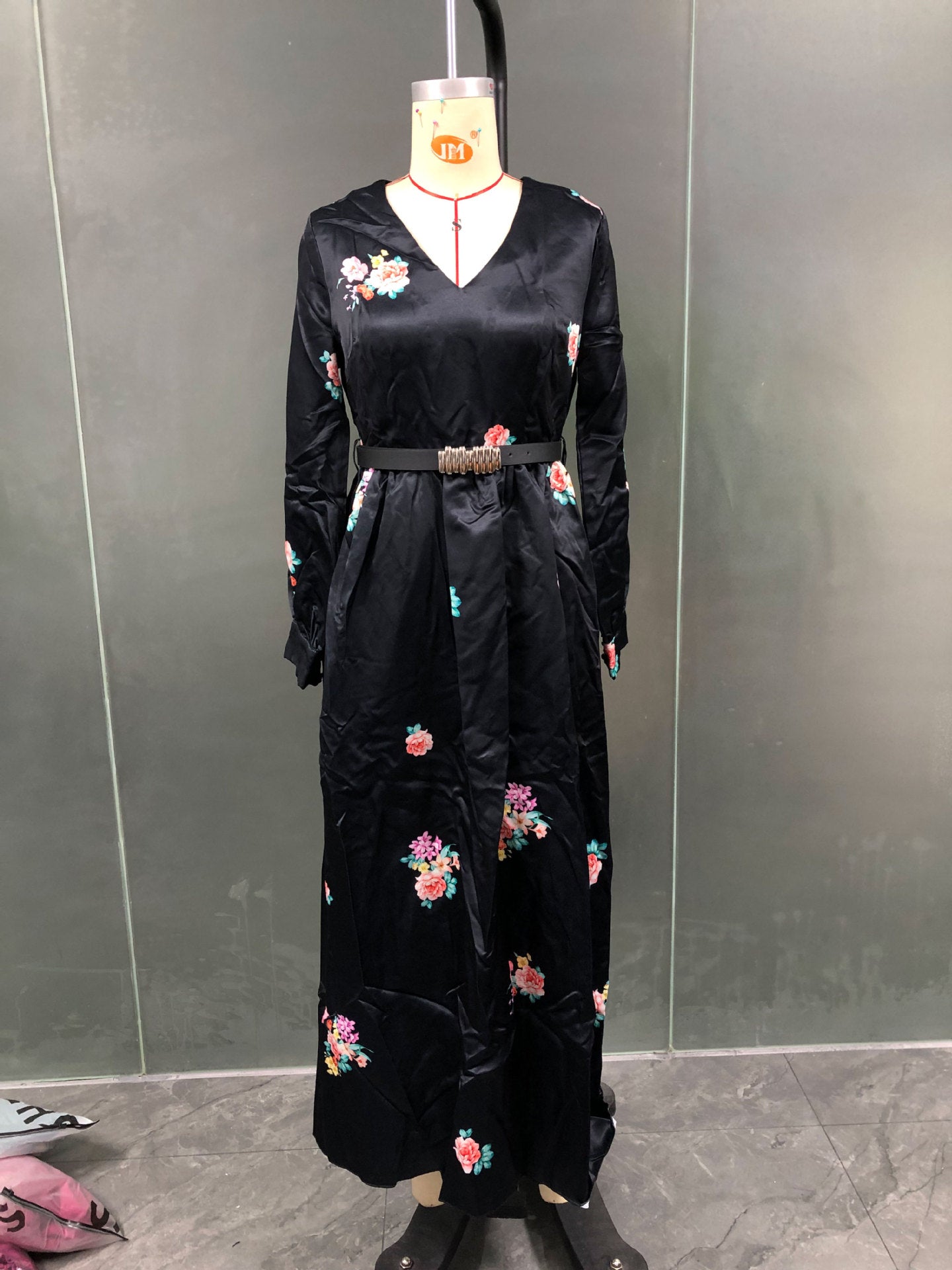 Robe élégante taille haute avec ceinture