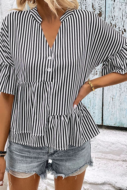 Blouse asymétrique rayée à manches volantées