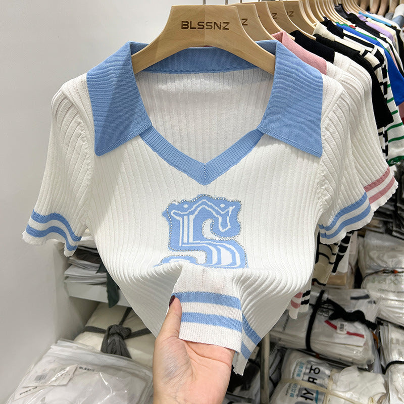 Jersey de punto de manga corta a rayas con cuello polo para mujer