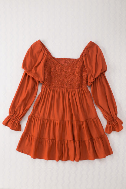 Mini-robe bohème unie à volants froncés marron