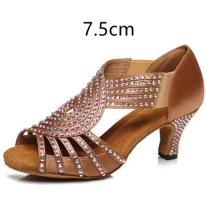 Zapatos de baile latino con diamantes de colores llamativos y tacón alto brillante con suela suave