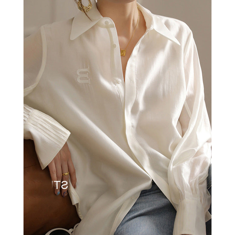 Una camisa blanca de gasa elegante de Niche para mujer