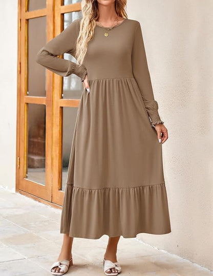 Robe mi-longue smockée à manches longues et col rond pour femme