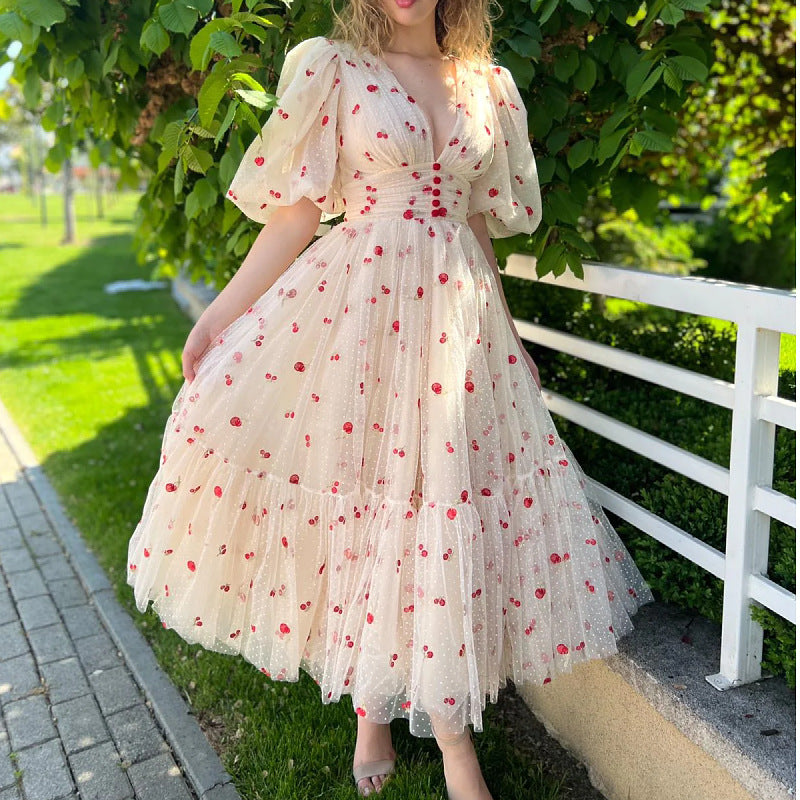 Robe de broderie personnalisée à la mode pour femmes