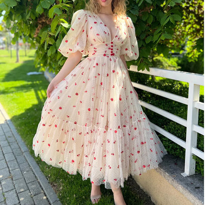 Robe de broderie personnalisée à la mode pour femmes