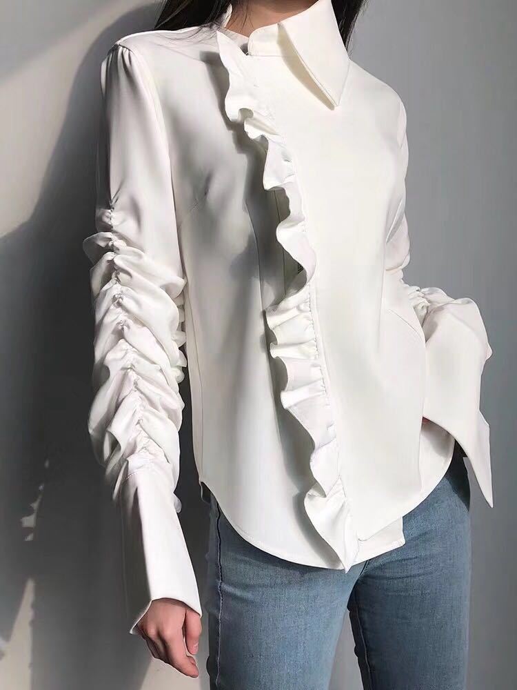 European Station Spring and Summer New Design Sense White Shirt Women''s Asymmetrical Pleated Individual Minority Shirt 1075