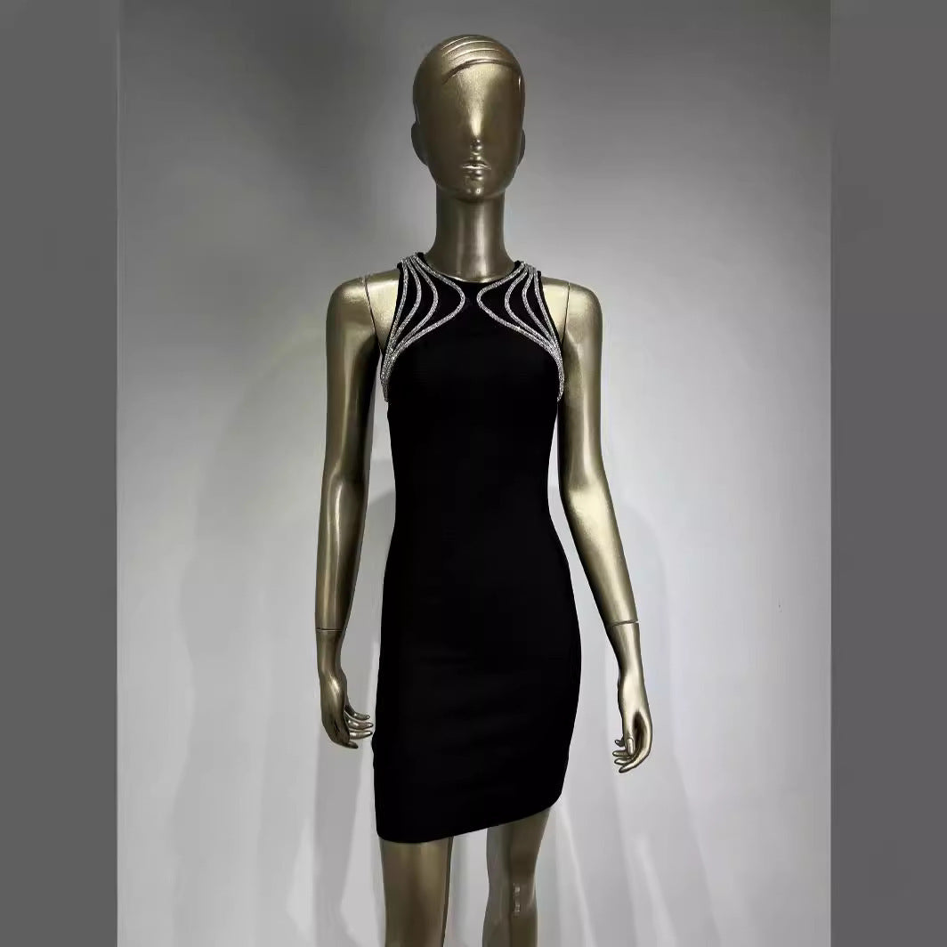 Vestido ajustado con cadena de perforación sin mangas y cuello redondo para mujer