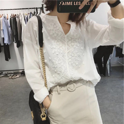 V-neck embroidered three-dimensional flower white shirt