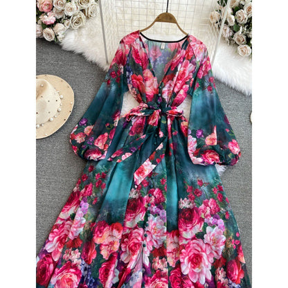 Vestido estampado con posicionamiento en forma de A y botonadura sencilla