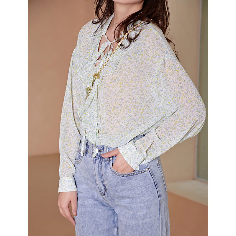 Camisa floral francesa con solapa y serpentina para mujer