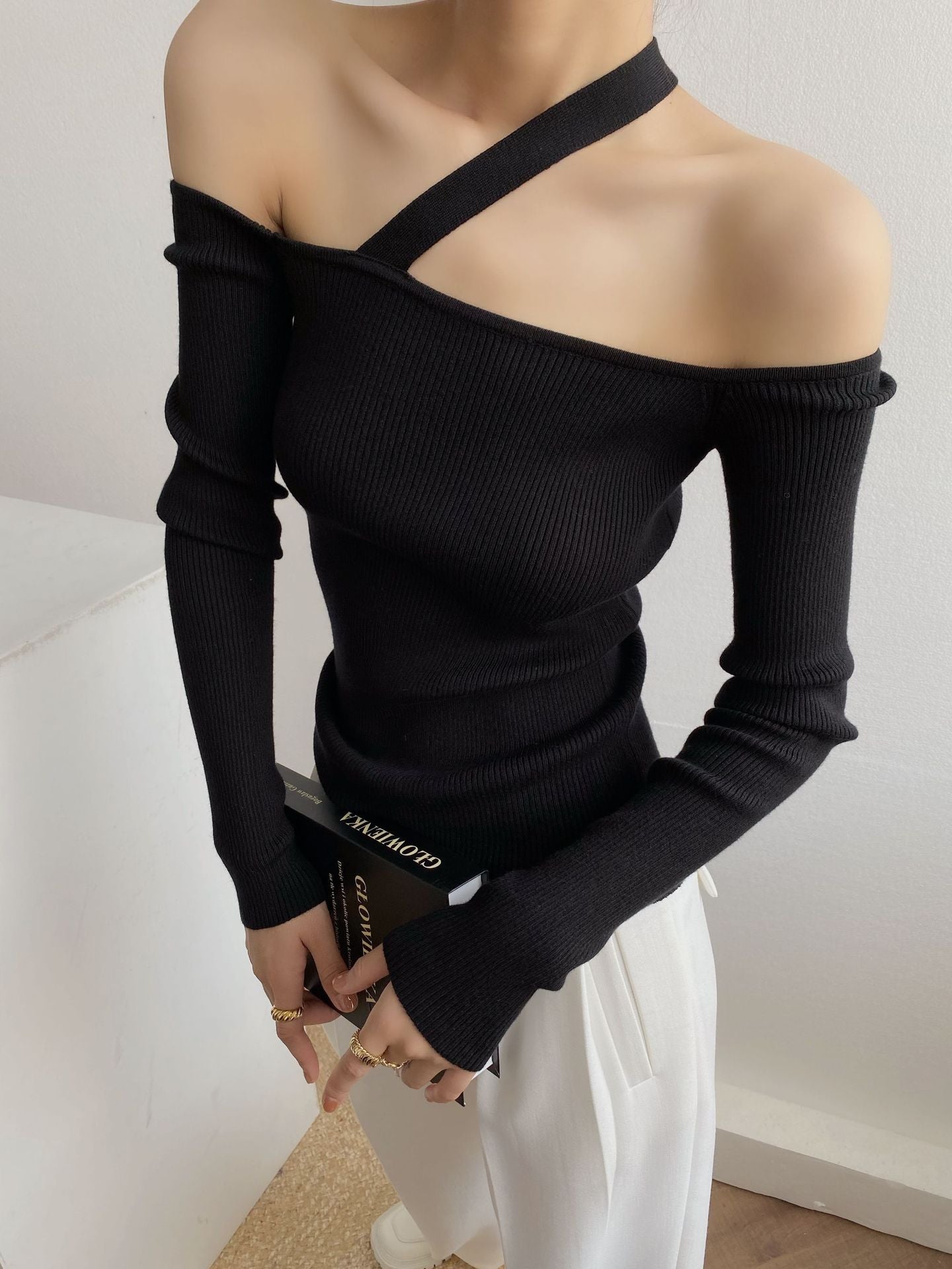 Women's French Niche Design Off-the-shoulder Knitted Sweater Top