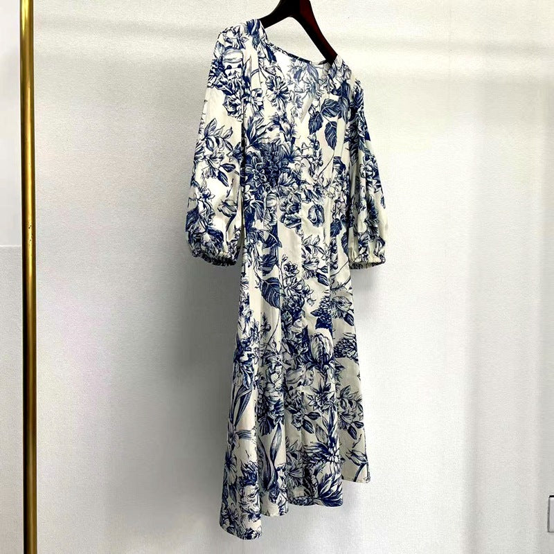 Robe en coton à imprimé porcelaine bleue et blanche, col en V, manches mi-longues