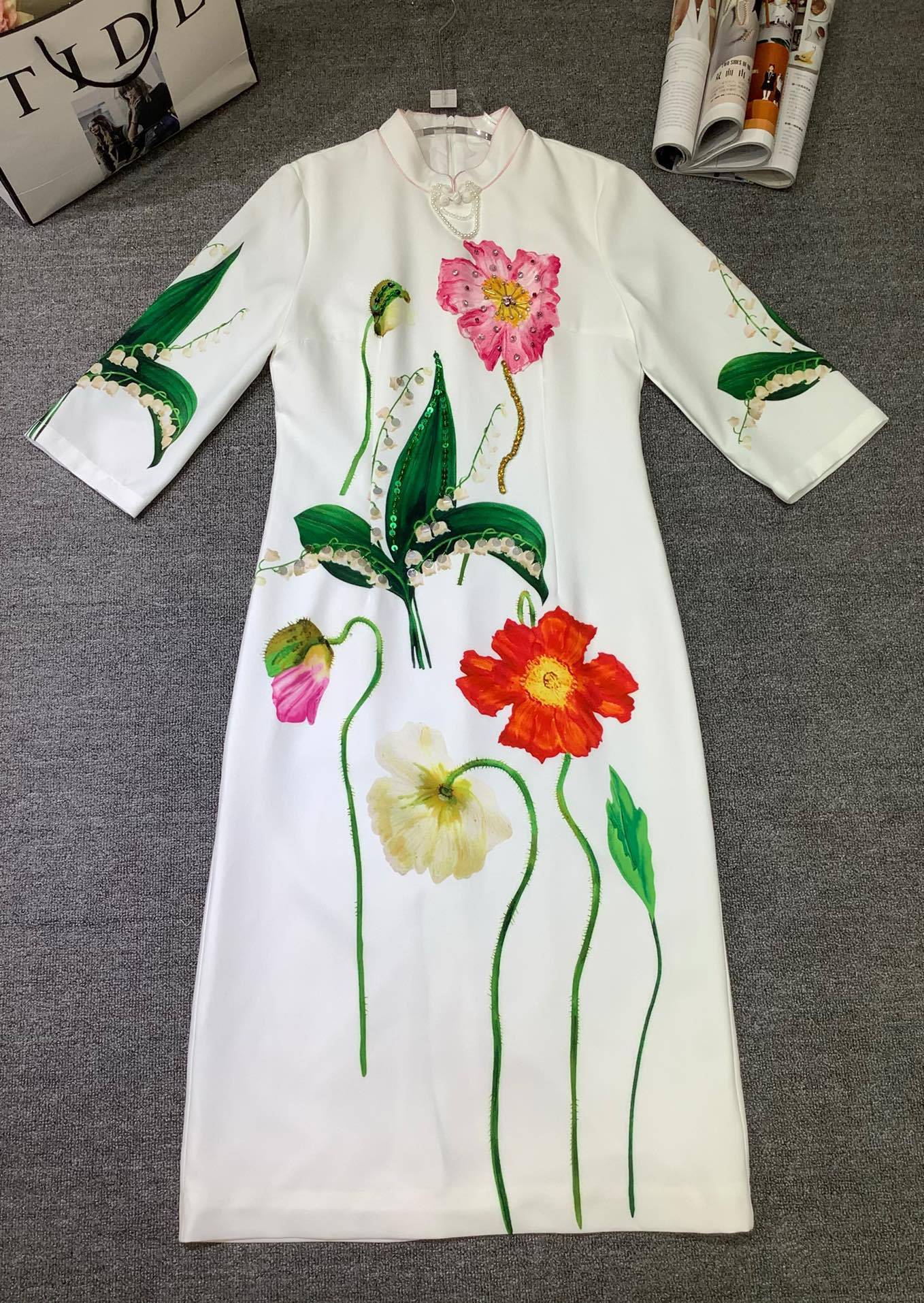 Vestido de manga 34 con cuentas de industria pesada con estampado de flores y posicionamiento