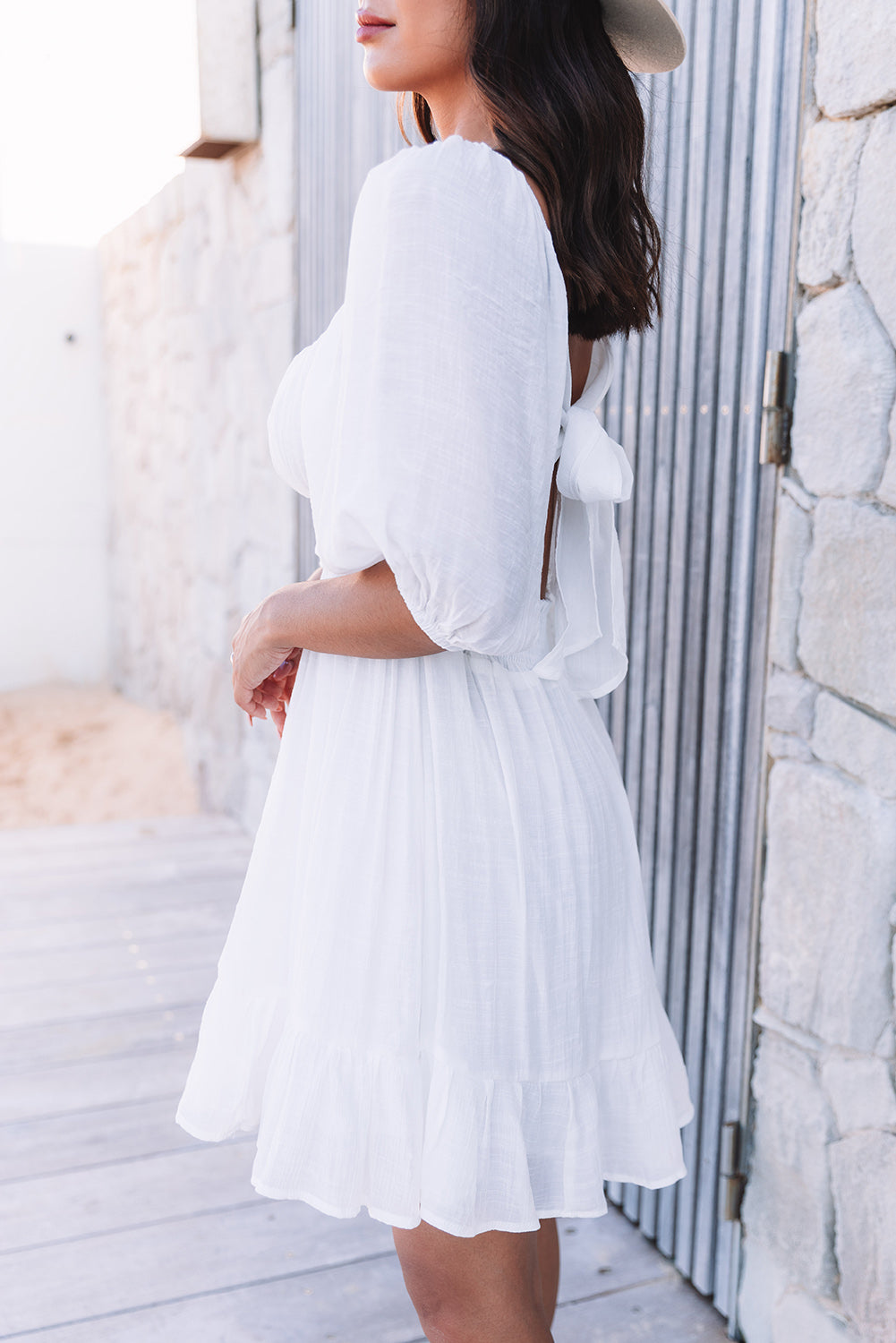 Mini vestido nudo de lazo cuello cuadrado con volantes cintura alta blanco