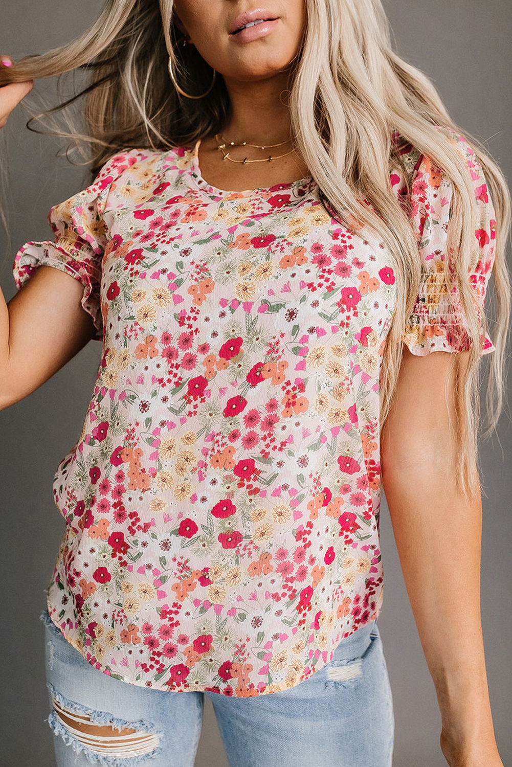 Blusa fruncida floral con mangas con volantes