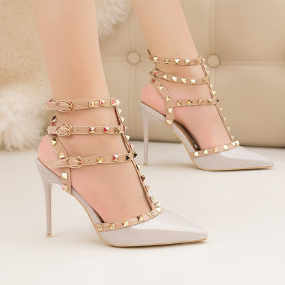 Rivet Hollow-out Roman Fashion Sandals