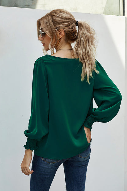 Blusa con mangas farol y ribete de encaje