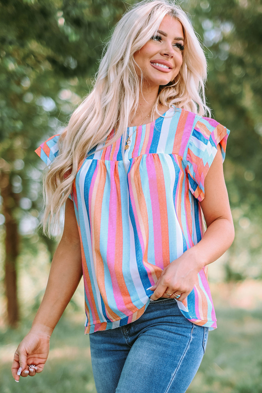 Blusa con mangas onduladas a rayas multicolores