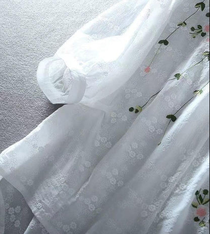 Chemise longue à col en V et dos court en coton et dentelle