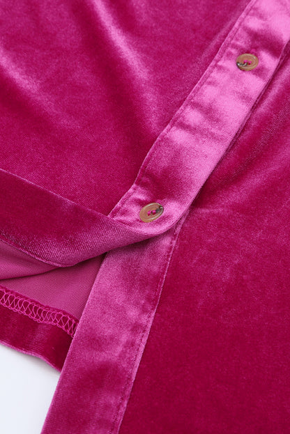 Robe boutonnée en velours à volants et manches longues rose