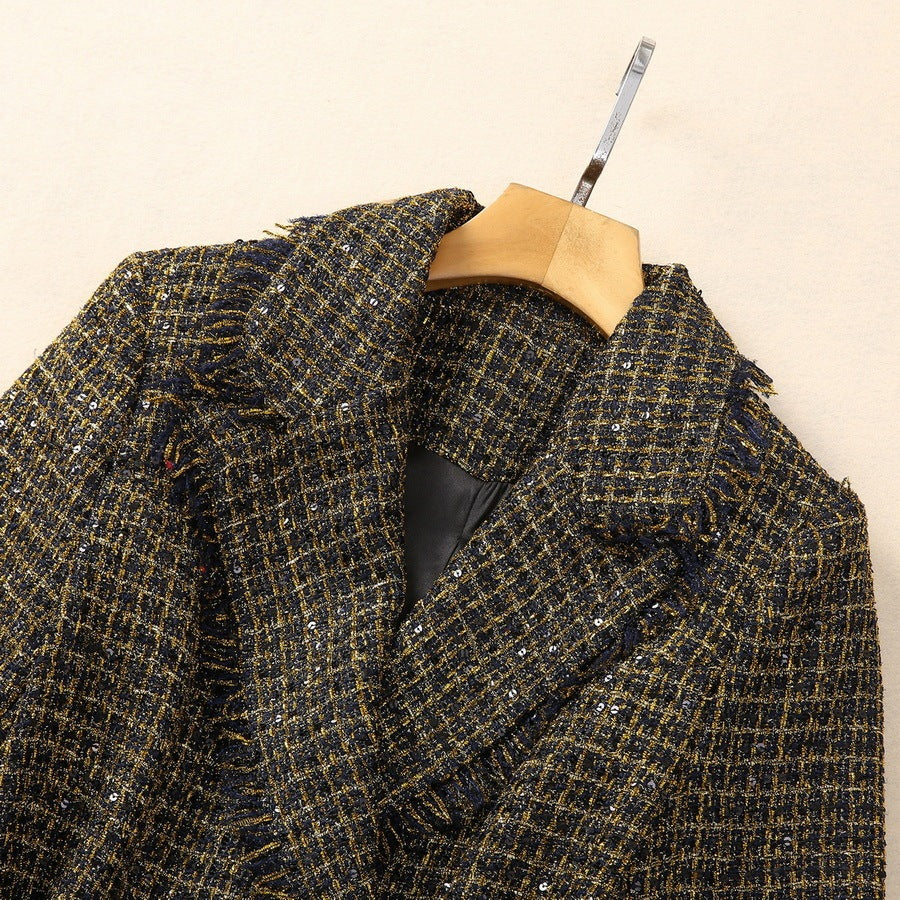 Abrigo de tweed con hebilla de cabeza de tigre y manga larga con cuello de traje y borlas