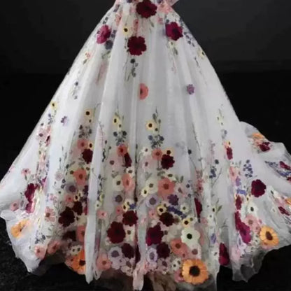 Vestido de banquete de hilo de bienvenida con flores exquisitas