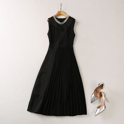 Diamond Round Collar In Black Stitching Pleated Dress