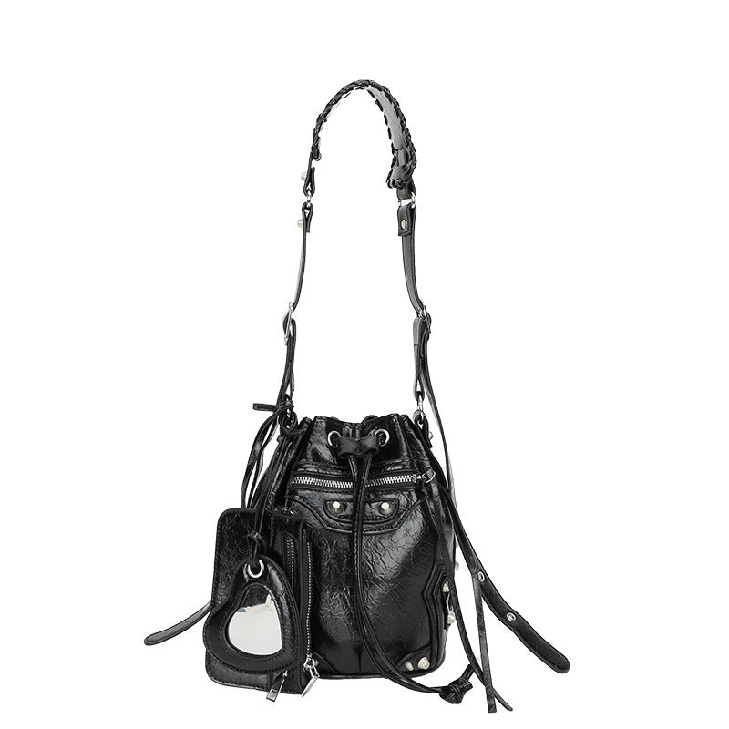 Women's Messenger Bag Heavy Industry Rivets Trendy Pull-belt Fashion