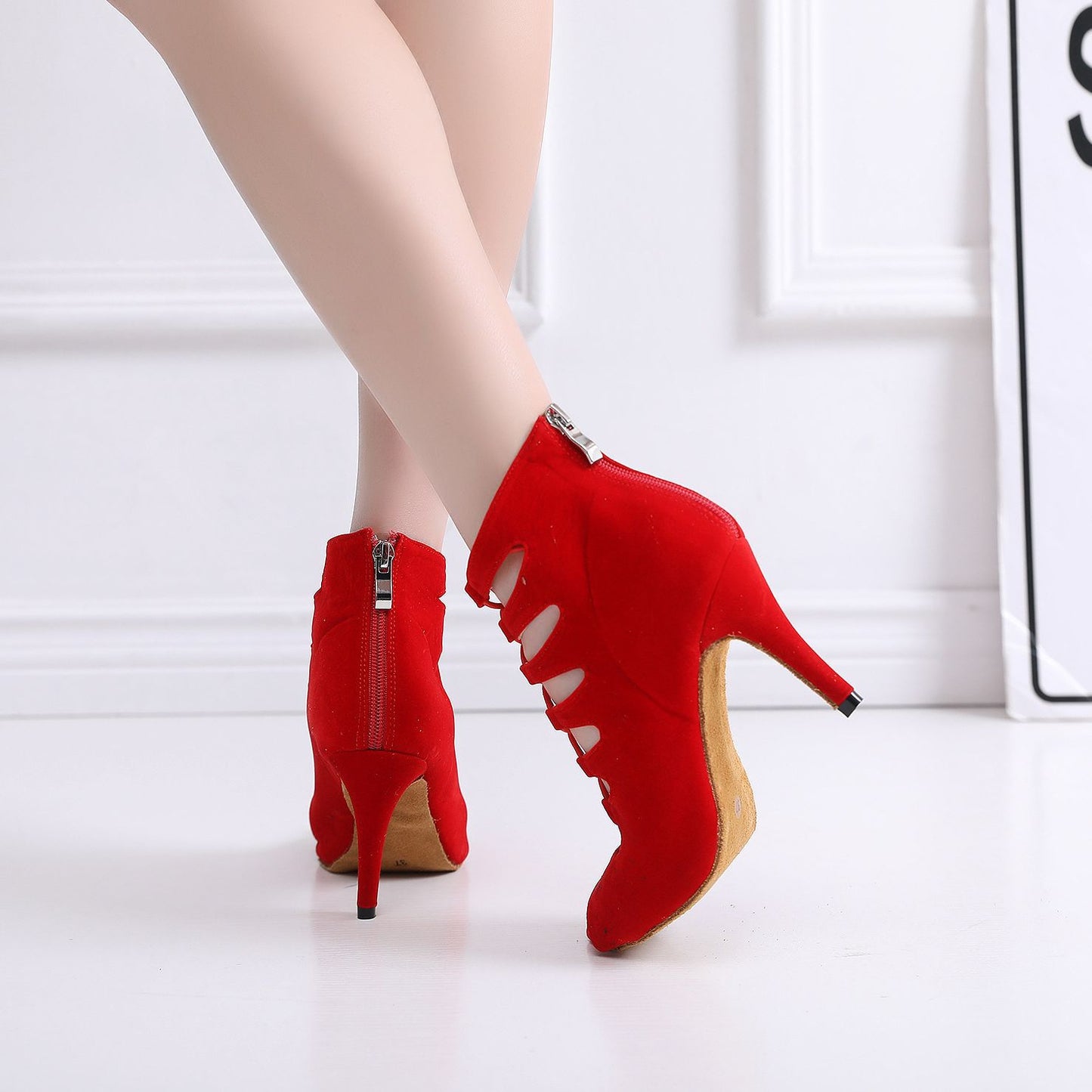 Tacones altos con punta abierta, cortos y parte inferior suave en color rojo para mujer