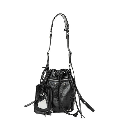 Women's Messenger Bag Heavy Industry Rivets Trendy Pull-belt Fashion