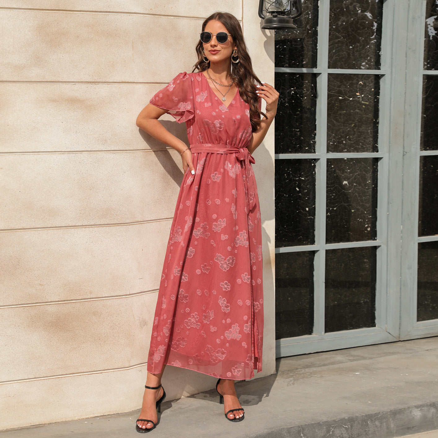 Robe nouée taille haute à col en V et fente jacquard