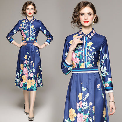 Vestido azul con estampado de posicionamiento adelgazante y cintura ajustada