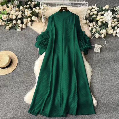 Vestido reductor de edad con efecto drapeado adelgazante suelto con flores tridimensionales ligeramente maduras