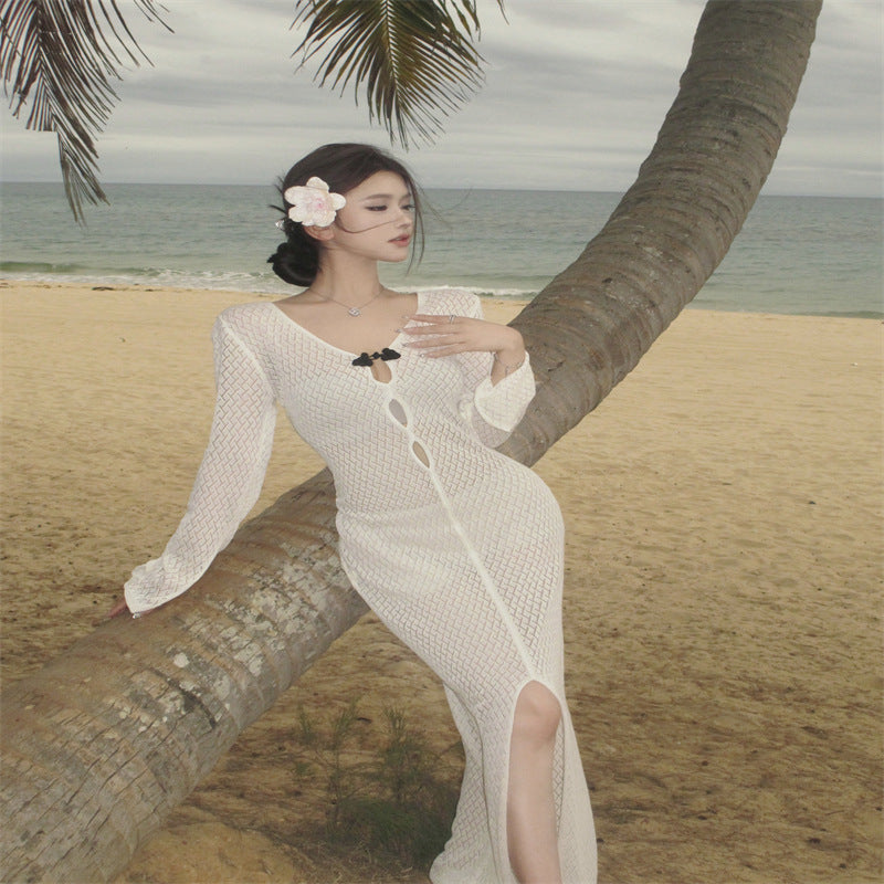 Vestido de hadas hueco de playa junto al mar de vacaciones blanco