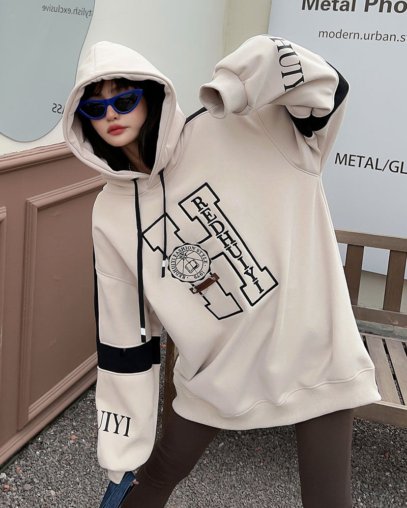 Sudadera con capucha acolchada de terciopelo con letras bordadas informales para mujer