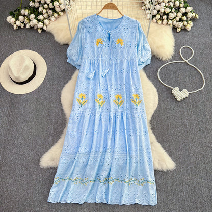 Vestido bordado hueco con cuello redondo y manga corta abullonada dulce