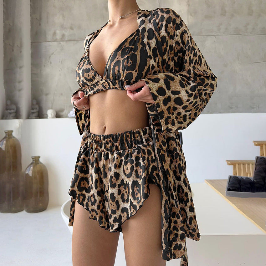 Conjunto de tres piezas de pijama de ropa interior suelta de manga larga con estampado de leopardo